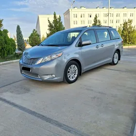 Toyota Sienna 2016