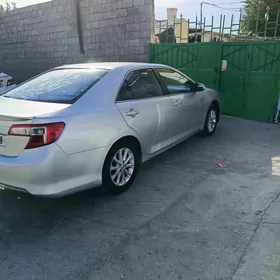 Toyota Camry 2014