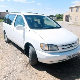 Toyota Sienna 1999