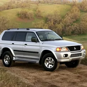 Mitsubishi Pajero 1999