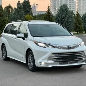 Toyota Sienna 2022