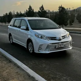 Toyota Sienna 2020