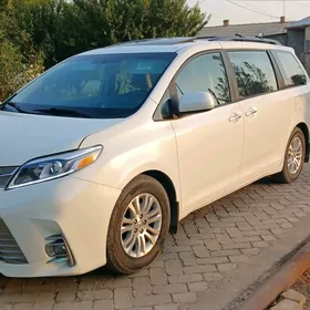 Toyota Sienna 2017