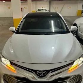 Toyota Camry 2018