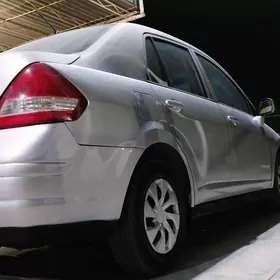 Nissan Versa 2010