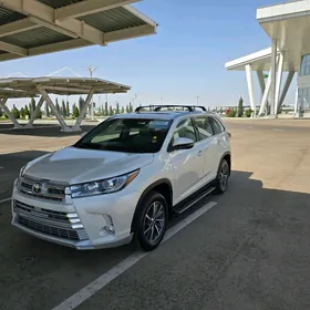 Toyota Highlander 2019