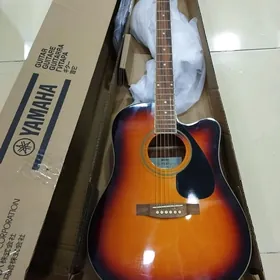 Yamaha akustik gitara