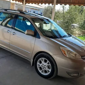 Toyota Sienna 2004