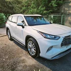 Toyota Highlander 2021