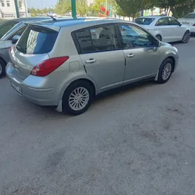 Nissan Versa 2008