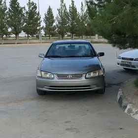 Toyota Camry 2001