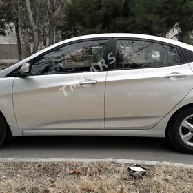 Hyundai Accent 2012