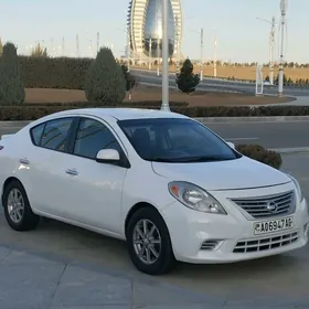 Nissan Versa 2013