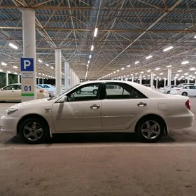 Toyota Camry 2004