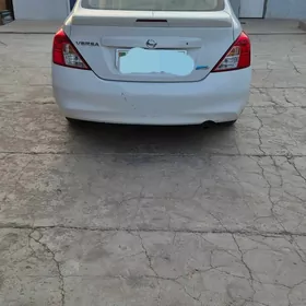 Nissan Versa 2014