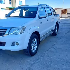 Toyota Hilux 2013