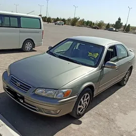 Toyota Camry 2001