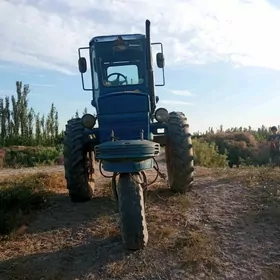 MTZ T-28 2002