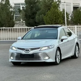 Toyota Camry 2020