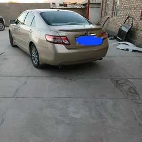 Toyota Camry 2011