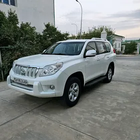 Toyota Land Cruiser Prado 2011