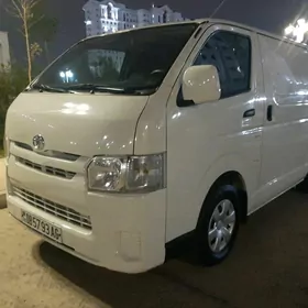 Toyota Hiace 2017