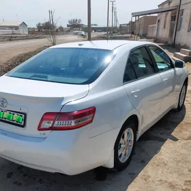 Toyota Camry 2011