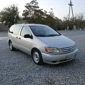 Toyota Sienna 2001