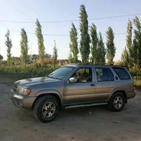 Nissan Pathfinder 2001