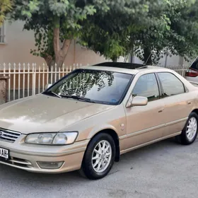 Toyota Camry 2001