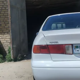 Toyota Camry 2001