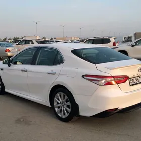 Toyota Camry 2018