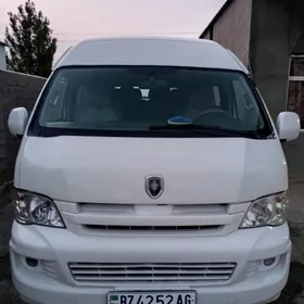 Toyota Hiace 2012