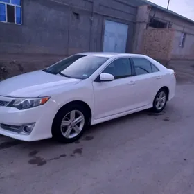 Toyota Camry 2013