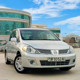 Nissan Versa 2011