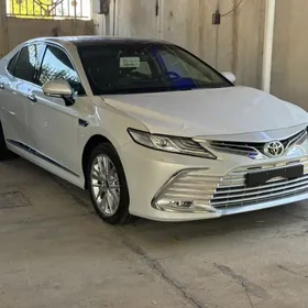 Toyota Camry 2024