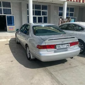 Toyota Camry 2001