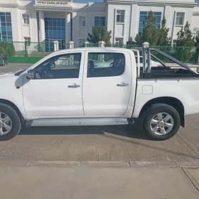 Toyota Hilux 2013