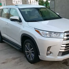 Toyota Highlander 2019