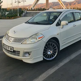 Nissan Versa 2011