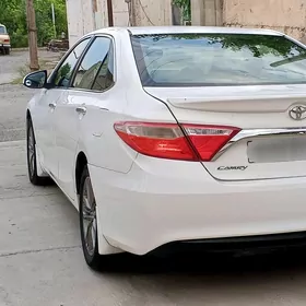 Toyota Camry 2017