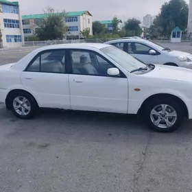 Mazda 323 2002