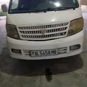 Toyota Hiace 2012