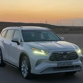 Toyota Highlander 2021