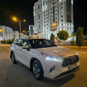 Toyota Highlander 2020