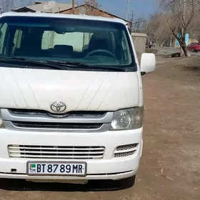 Toyota Hiace 2008