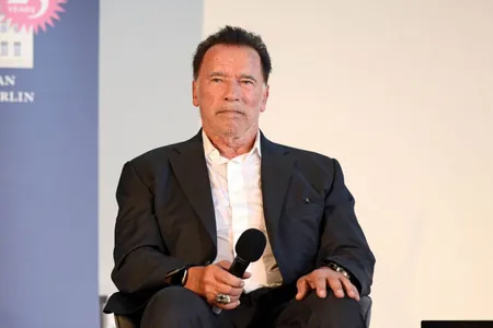 Terminator doktor boldy: Arnold Şwarsenegger doktorlyk derejesine eýe boldy