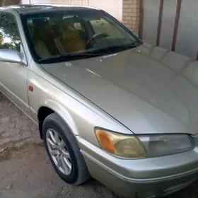 Toyota Camry 1999