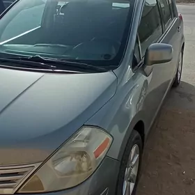 Nissan Versa 2011