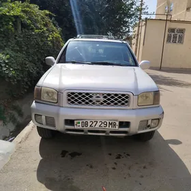 Nissan Pathfinder 2000